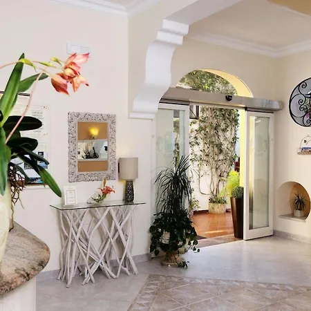 Hotel Casa Di Meglio 3*