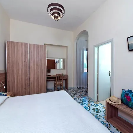 Hotel Casa Di Meglio 3*