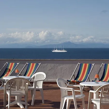 Casa Di Meglio Hotel 3*