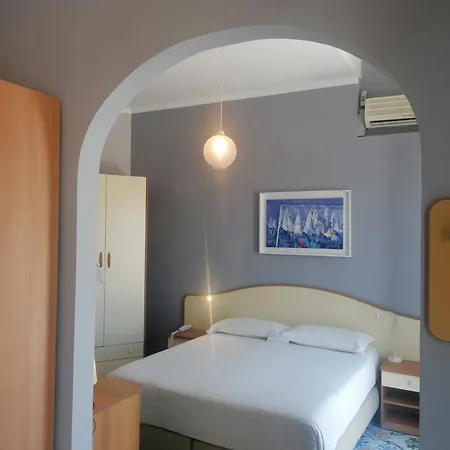 Casa Di Meglio Hotel 3*